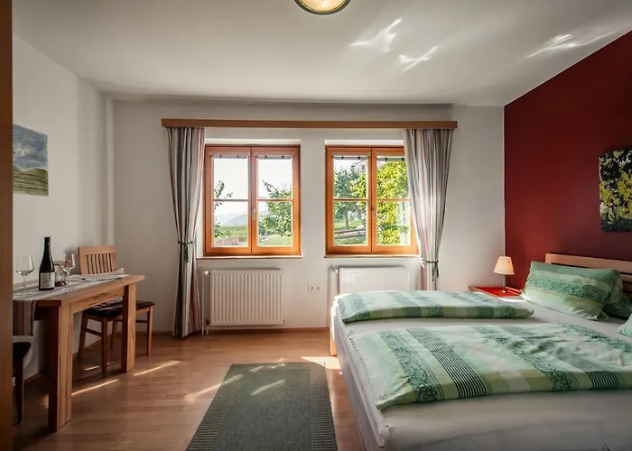 Winzerhof & Gastehaus Bernhard Homestay szállás *