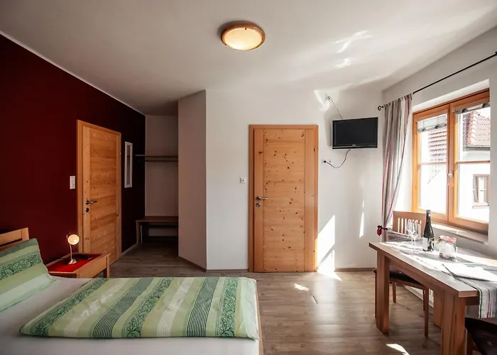 Winzerhof & Gastehaus Bernhard *